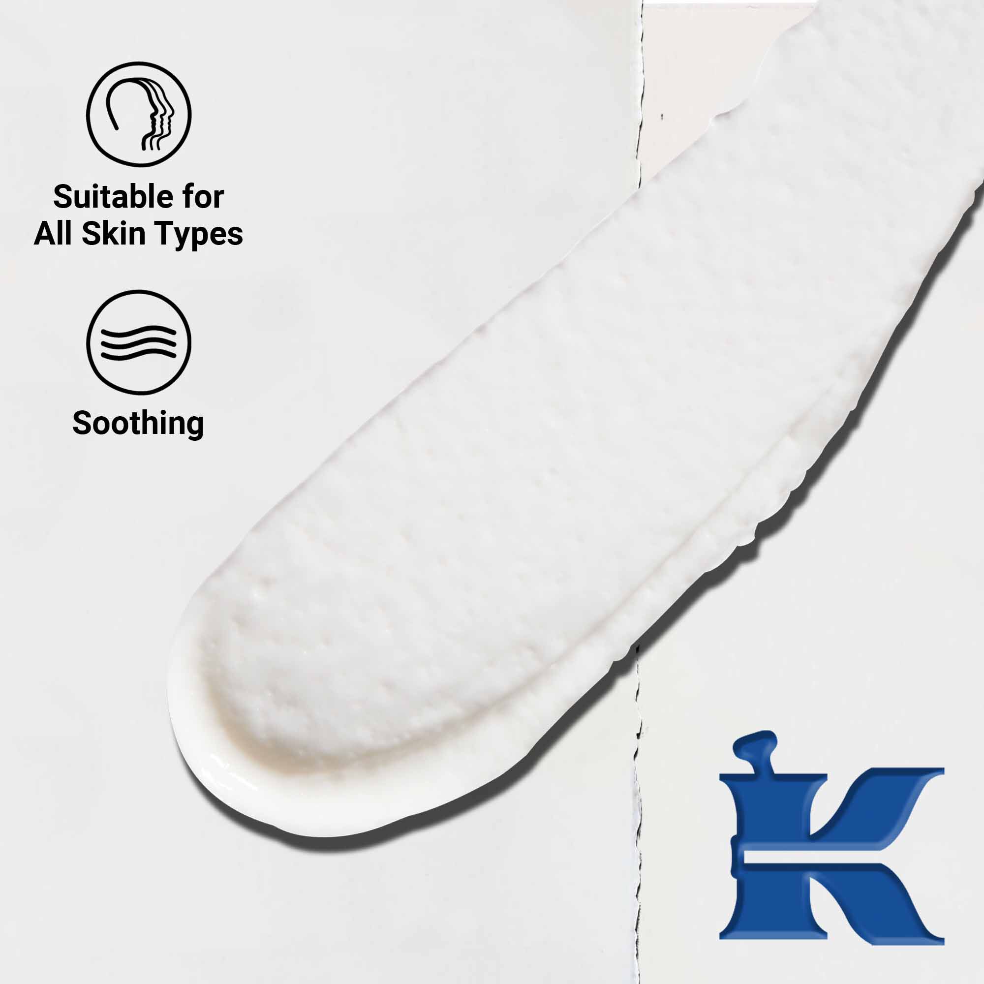 Krupni plan teksture Ultimate Brushless Shave Cream White Eagle. Tekst ističe da je pogodna za sve tipove kože, kao i njenu umirujuću i neiritirajuću formulu.