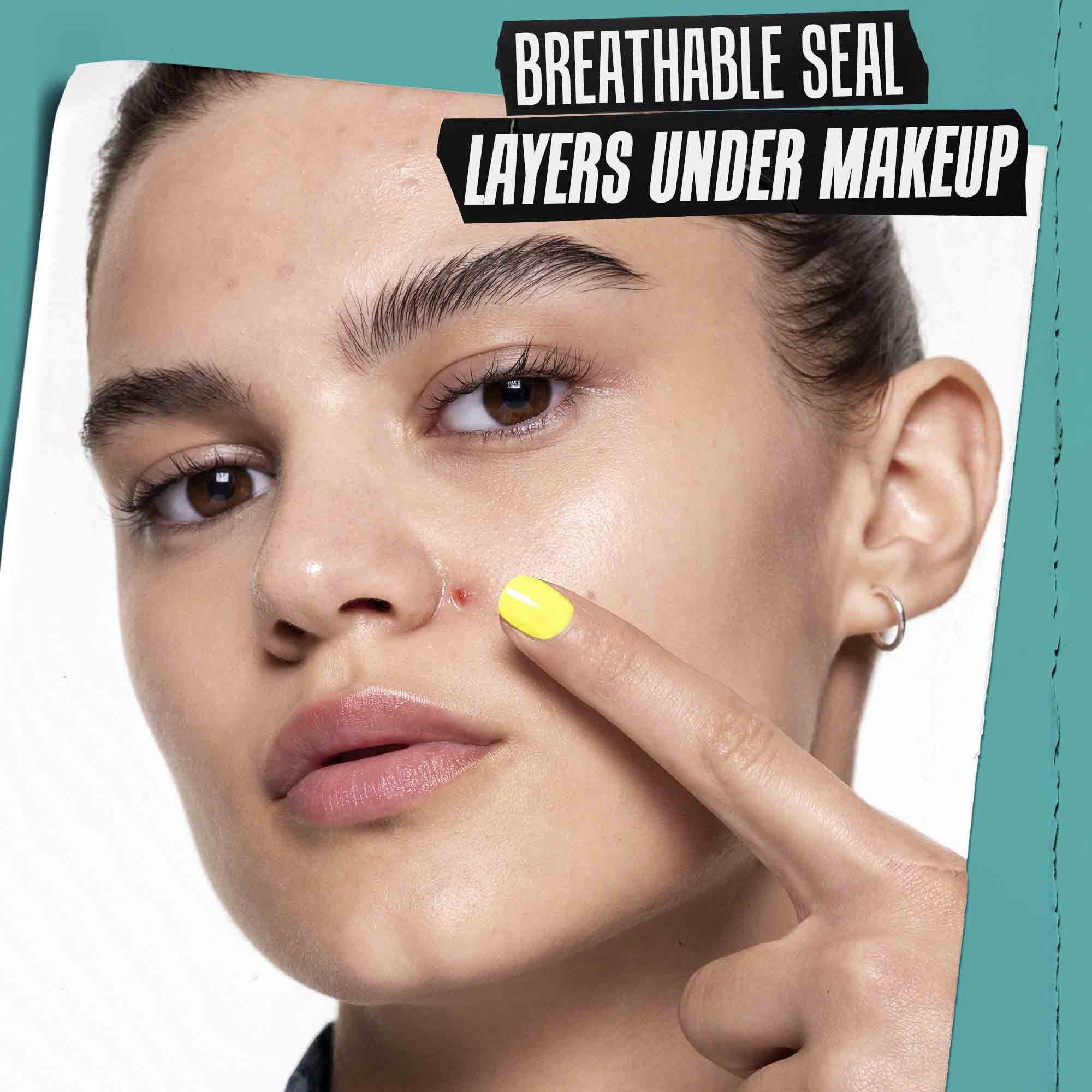 Nanošenje Truly-Targeted Blemish-Clearing Solution na kožu.