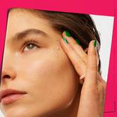 Ultra Pure 9.8% Glycolic Acid Serum se nanosi na kožu.