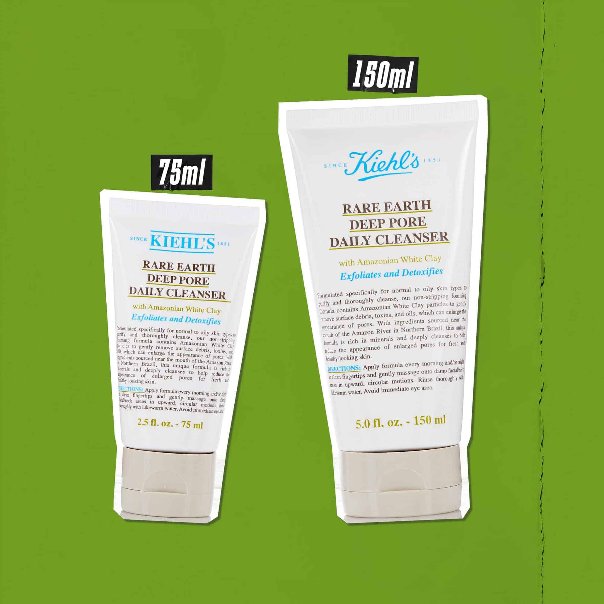 Tri tube Rare Earth Deep Pore Daily Cleanser u različitim veličinama (75ml, 125ml, 150ml) na zelenoj pozadini.